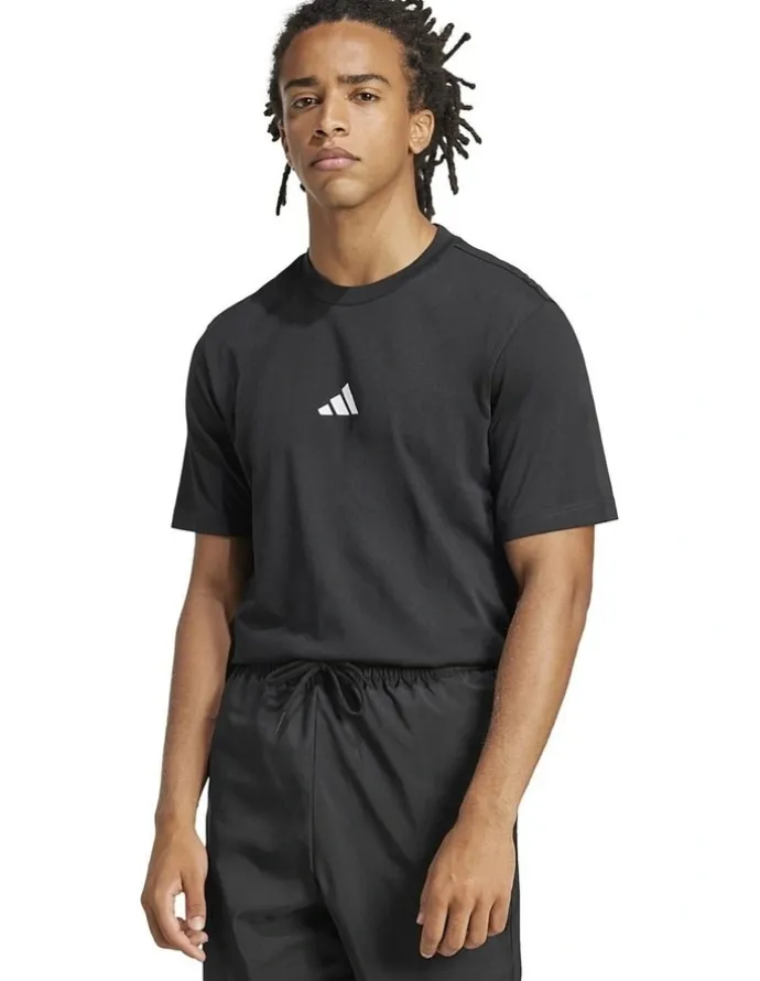 adidas Essentials Small Logo Single Jersey T-Shirt in Black