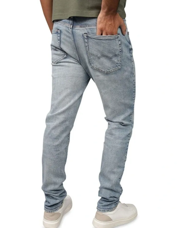 American Eagle Flex Athletic Skinny Jean in Light Repair