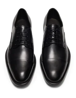Aquila Grantham Derby Shoes in Black