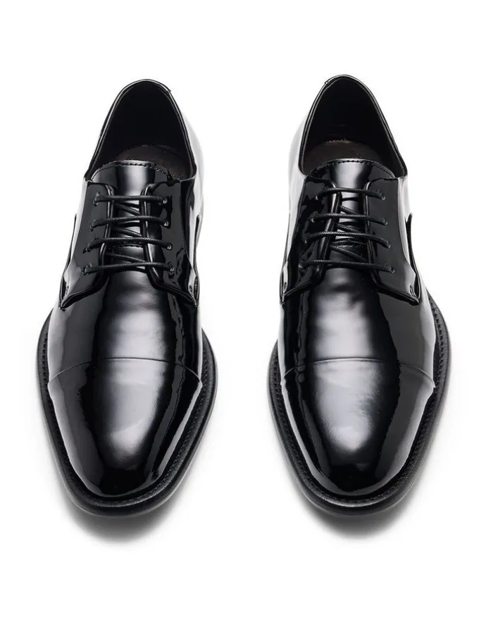 Aquila Grantham Derby Shoes in Patent Black