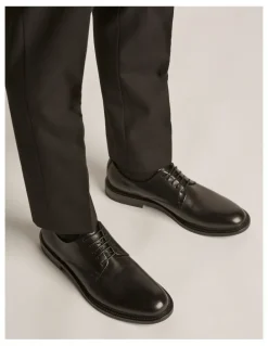 Aquila Hank Derby Shoes in Black
