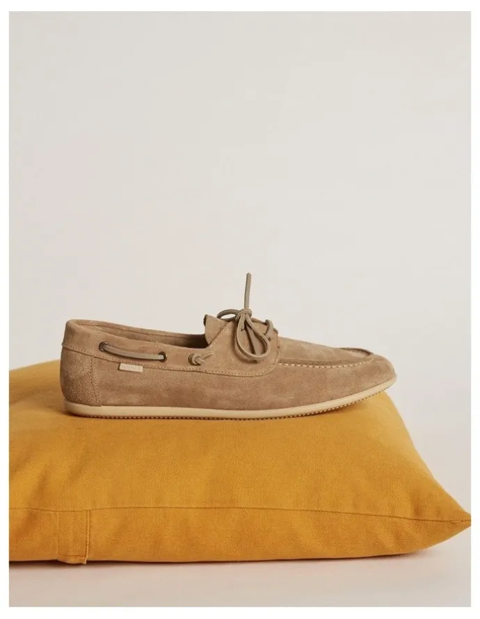 Aquila Keel Suede Boat Shoes in Sand
