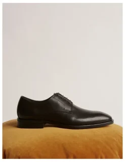 Aquila Magnus Derby Shoes in Black