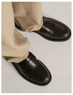 Aquila Mensa Penny Loafers in Black