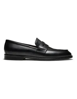 Aquila Raynor Loafers in Black