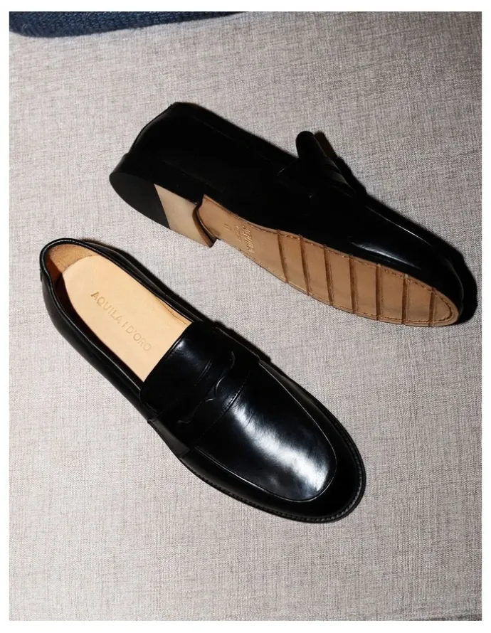 Aquila Raynor Loafers in Black