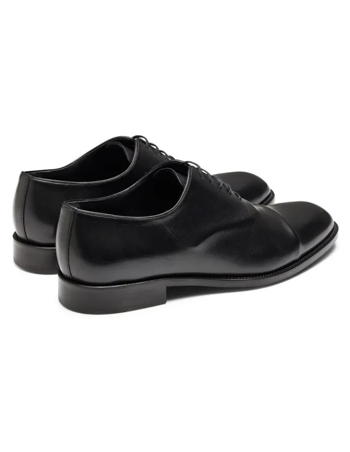 Aquila Stark Dress Shoes in Black