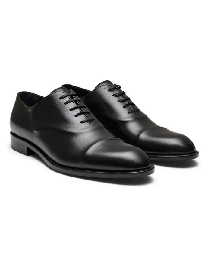 Aquila Stark Dress Shoes in Black