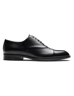 Aquila Stark Dress Shoes in Black