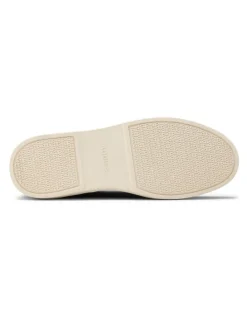 Aquila Breeze Nubuck Chukka Boot in Navy