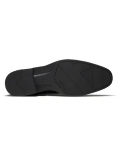 Aquila Callaway Chelsea Boots in Black