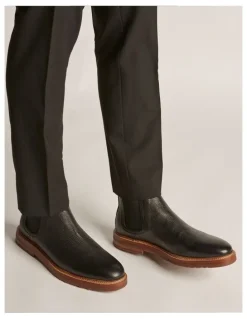 Aquila Dakar Chelsea Boots in Black