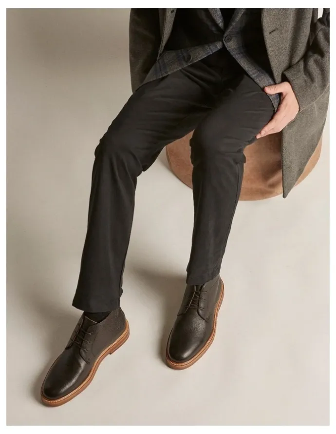 Aquila Dakar Leather Chukka Boots in Brown