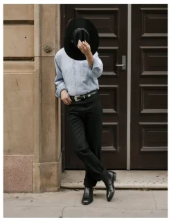 Aquila Dallas Chelsea Boots in Black