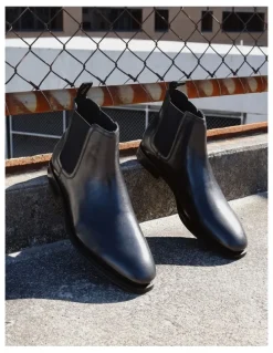 Aquila Lawrence Leather Chelsea Boots in Black
