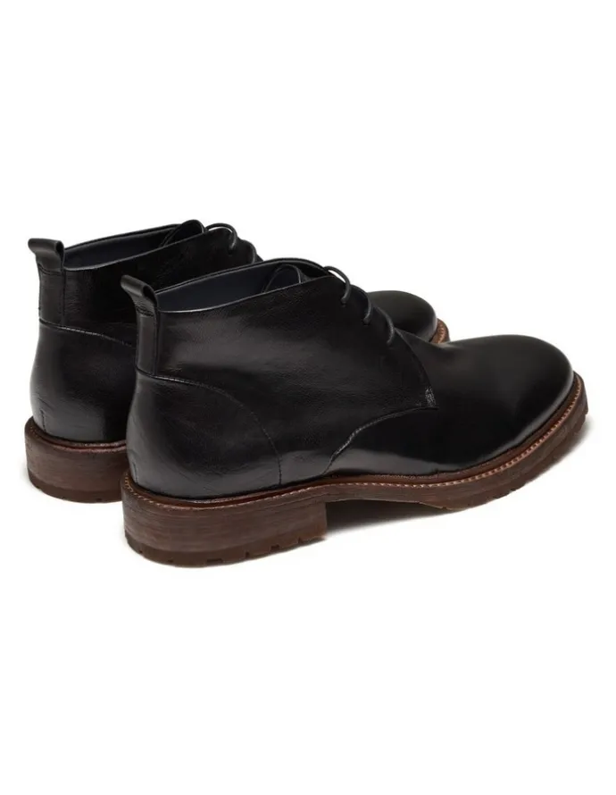 Aquila Lex Chukka Boots in Black