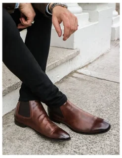 Aquila Osbourne 2.0 Leather Chelsea Boots in Dark Brown