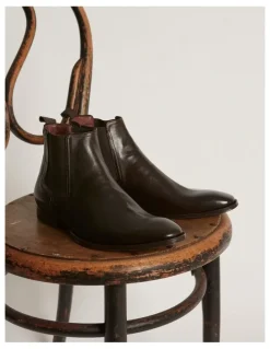 Aquila Osbourne 2.0 Leather Chelsea Boots in Oxblood