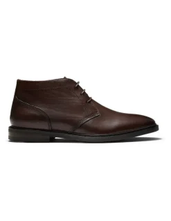 Aquila Warner Chukka Boots in Brown