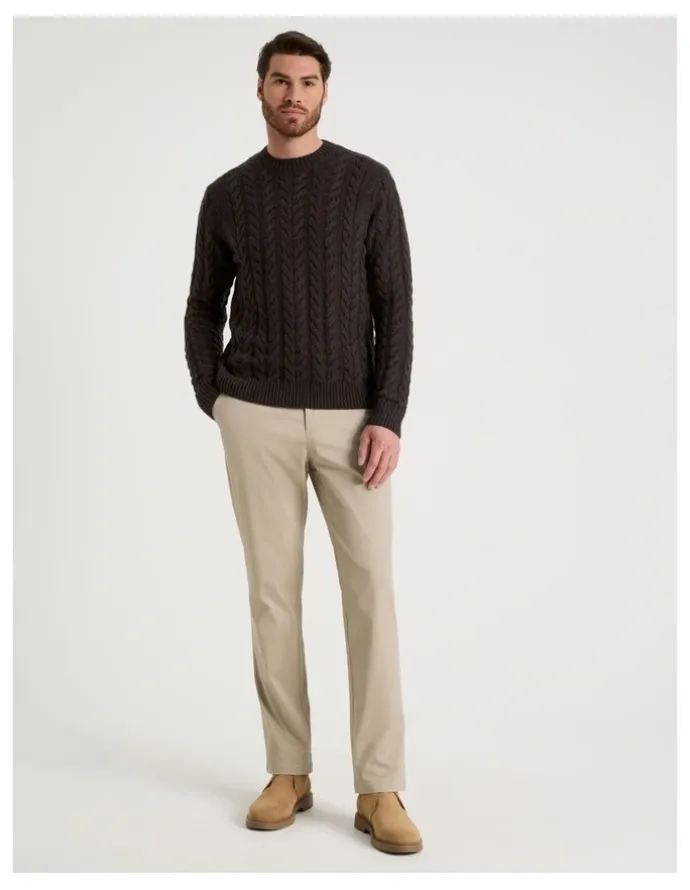 Basque Crew Neck Cable Knit in Brown