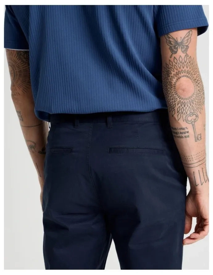 Basque Straight Leg Chino Pant in Navy