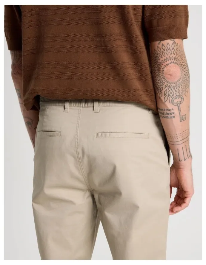 Basque Straight Leg Chino Pant in Sand