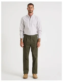 Basque Tailored Textured Trousers in Olive