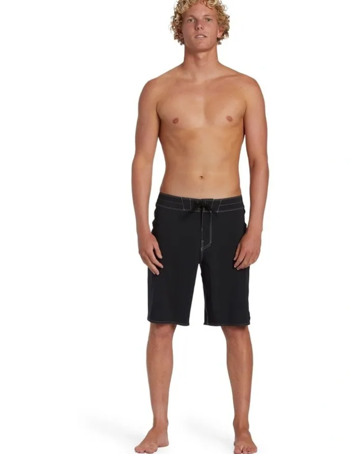Billabong Core Lord Pro Boardshorts in Black