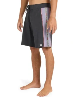BILLABONG Dbah Pro Boardshorts 19 in Black Vintage