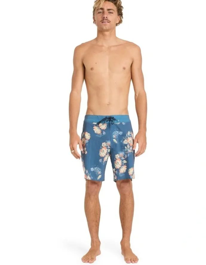 BILLABONG Good Times Pro Performance Boardshorts 17.5 in Dark Denim