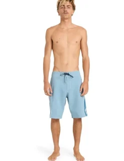 BILLABONG Straddie Pro Performance Boardshorts 20 in Blue Fog