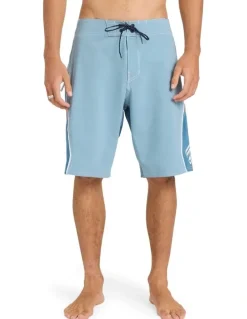 BILLABONG Straddie Pro Performance Boardshorts 20 in Blue Fog