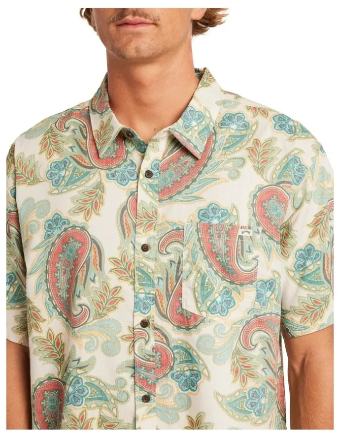 Billabong Sunday Short Sleeve Shirt in Desert