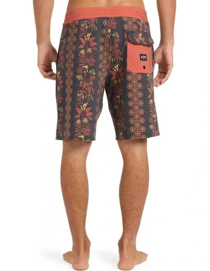 BILLABONG Sundays Lo Tide Boardshorts 18.5 in Black