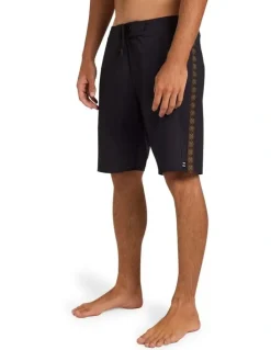 Billabong Wategos Lo Tide 17.5 Boardshorts In Black
