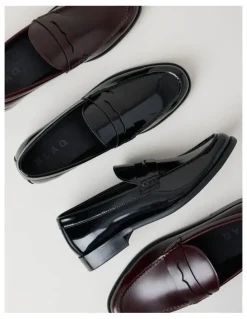Blaq Logan Crinkle Toe Loafer in Black
