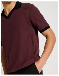 Blaq Johnny Collar Short Sleeve Knit Polo in Burgundy