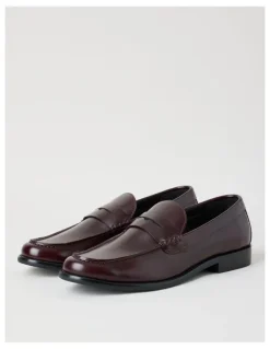 Blaq Logan Crinkle Toe Loafer in Dark Cherry