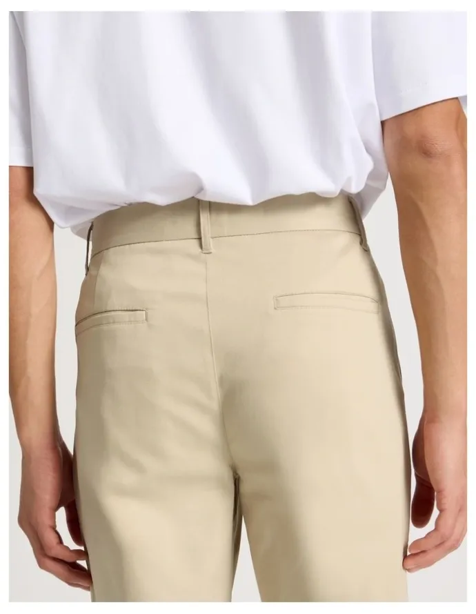 Blaq Pleated Relaxed Trouser in Beige