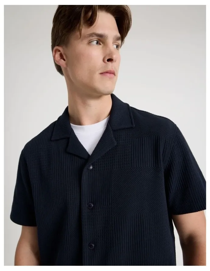 Blaq Relaxed Fit Textured Resort Collar Short Sleeve Shirt in Navy