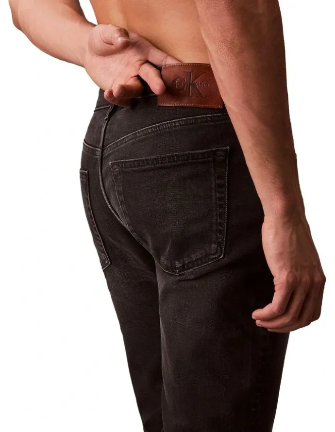 Calvin Klein Jeans Slim Taper Jean in Black