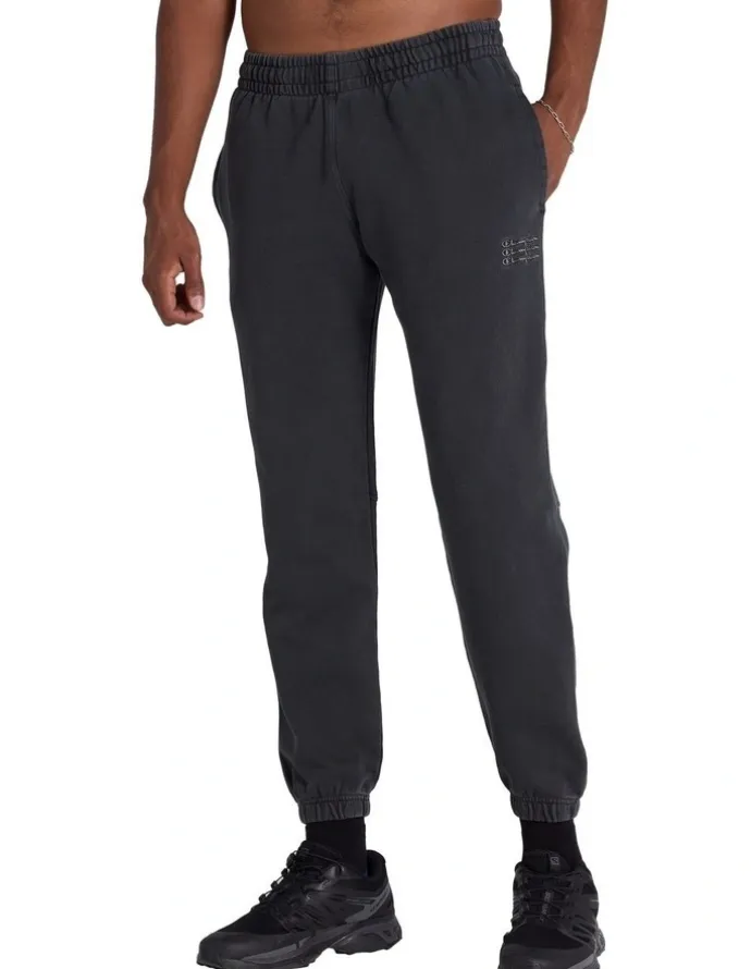 Champion Vintage Wash Jogger in Black