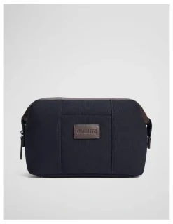 Country Road Hudson Washbag in Navy