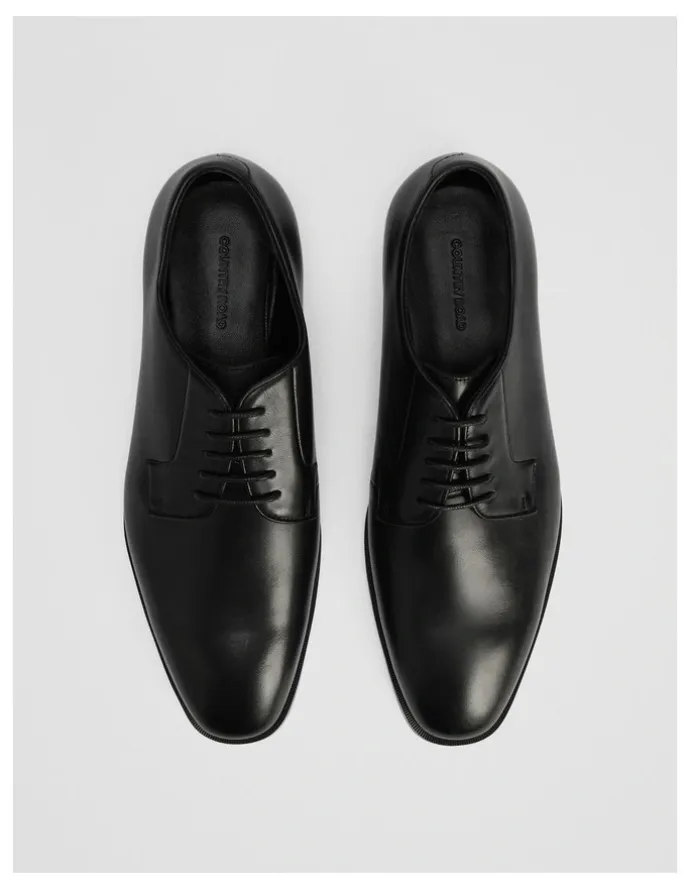 Country Road Lucas Derby in Black