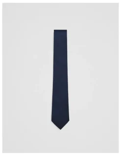 Country Road Silk Textured Tie in Navy