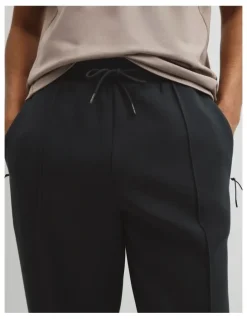Country Road Athleisure Jogger in Black