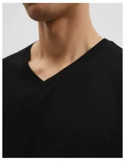 Country Road Pima Cotton V-Neck T-shirt in Black