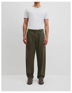 Country Road Pleated Wide Leg Chino in Khaki Green