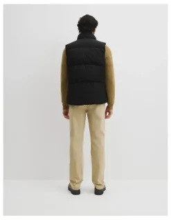 Country Road Quilted Puffer Vest in Black
