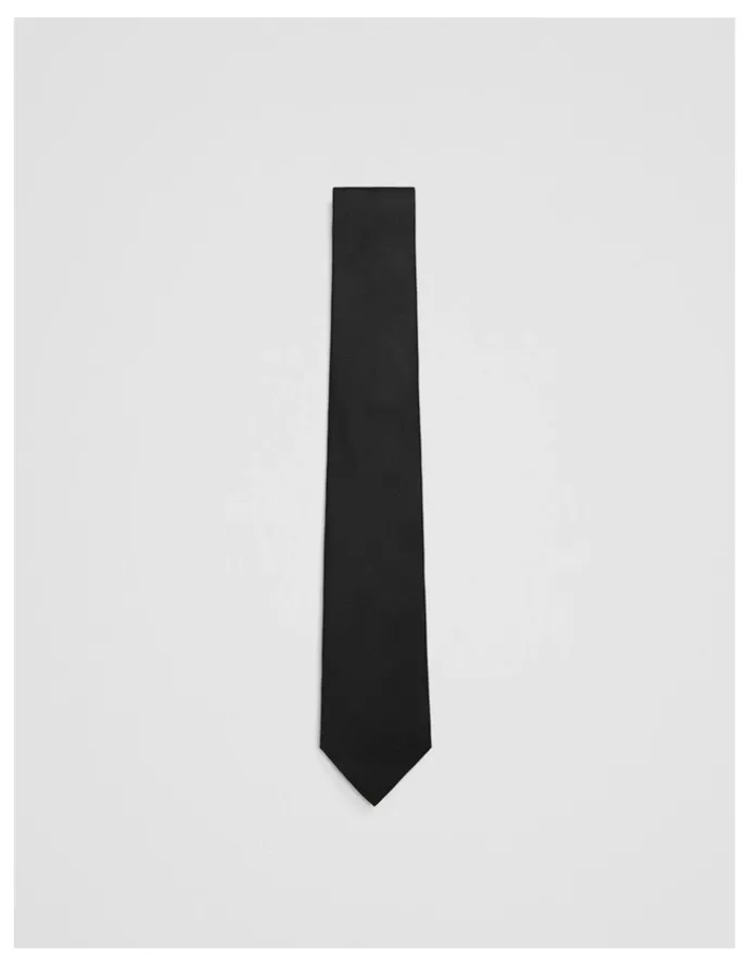 Country Road Silk Textured Tie in Black